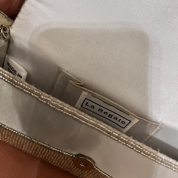 Elegant Silver Beaded Clutch - Picture 9 of 12